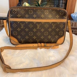 Authentic Louis Vuitton Trocadero 27